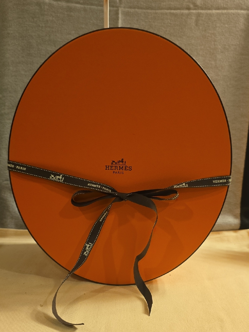 Hermès Oval Orange Gift Hat Box with Ribbon